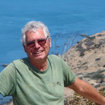 Alfred on the highest point of the street between Torres de-Alcala and Cala Iris